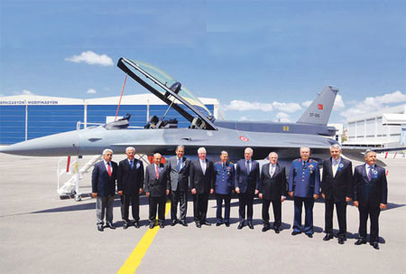 Türkiye’de yapılan ilk F-16 Hava Kuvvetleri’nde